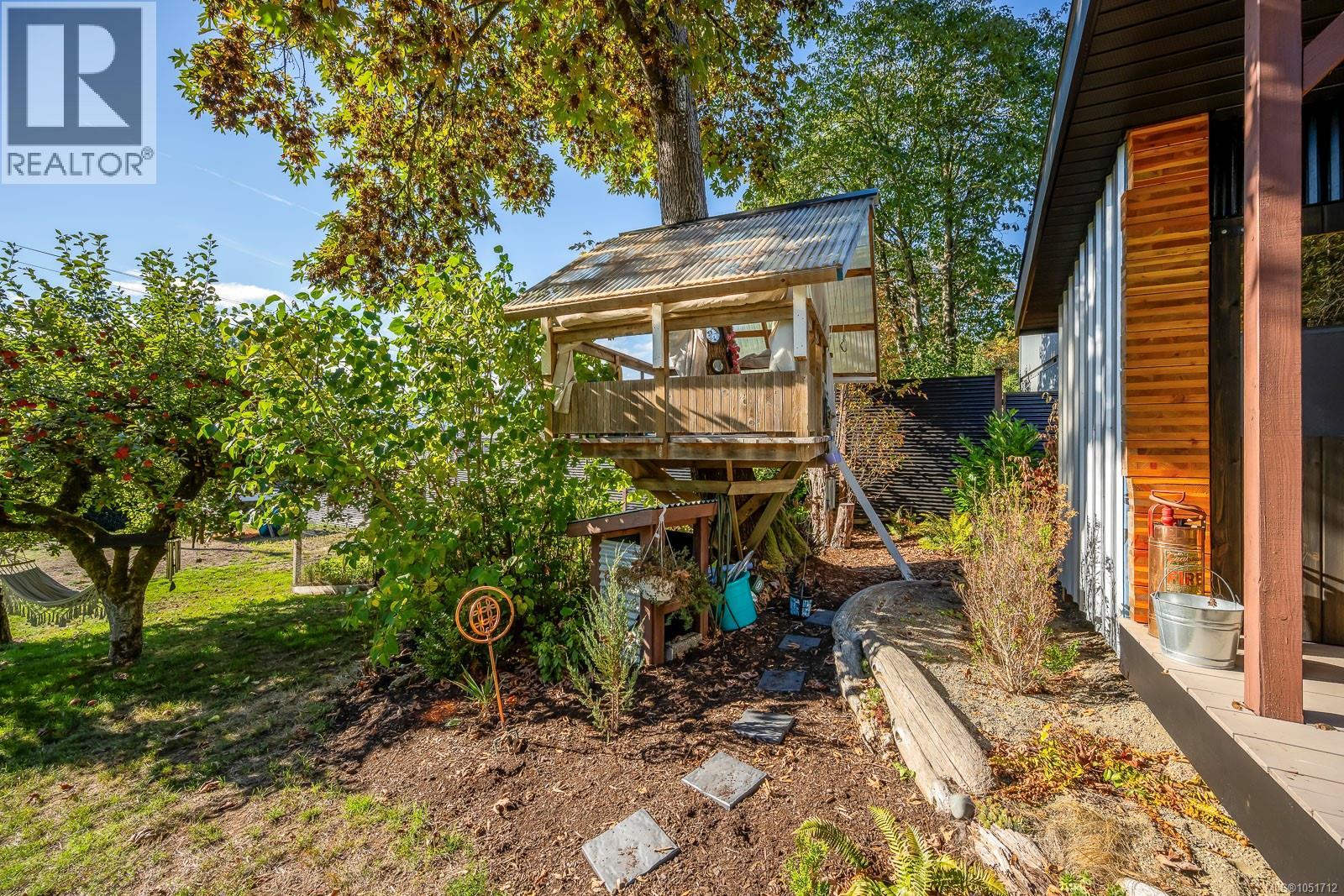 6044 Island Hwy N Property Photo 46