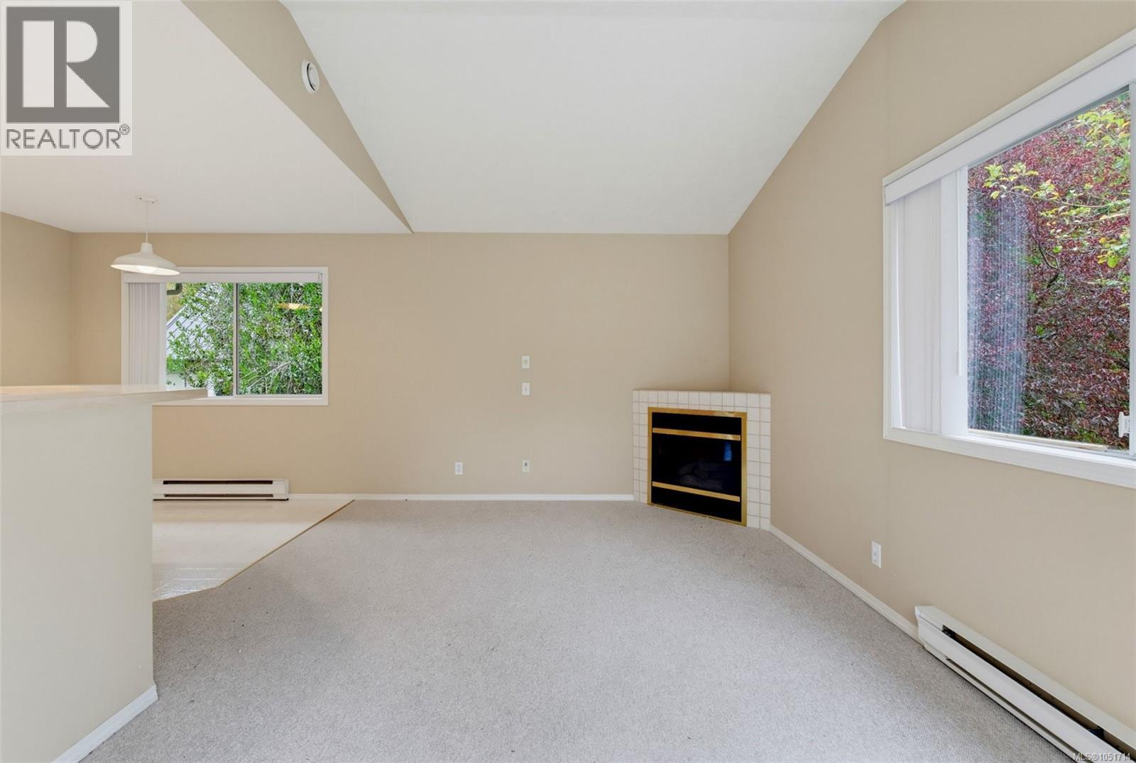 975 Annie St Property Photo 29