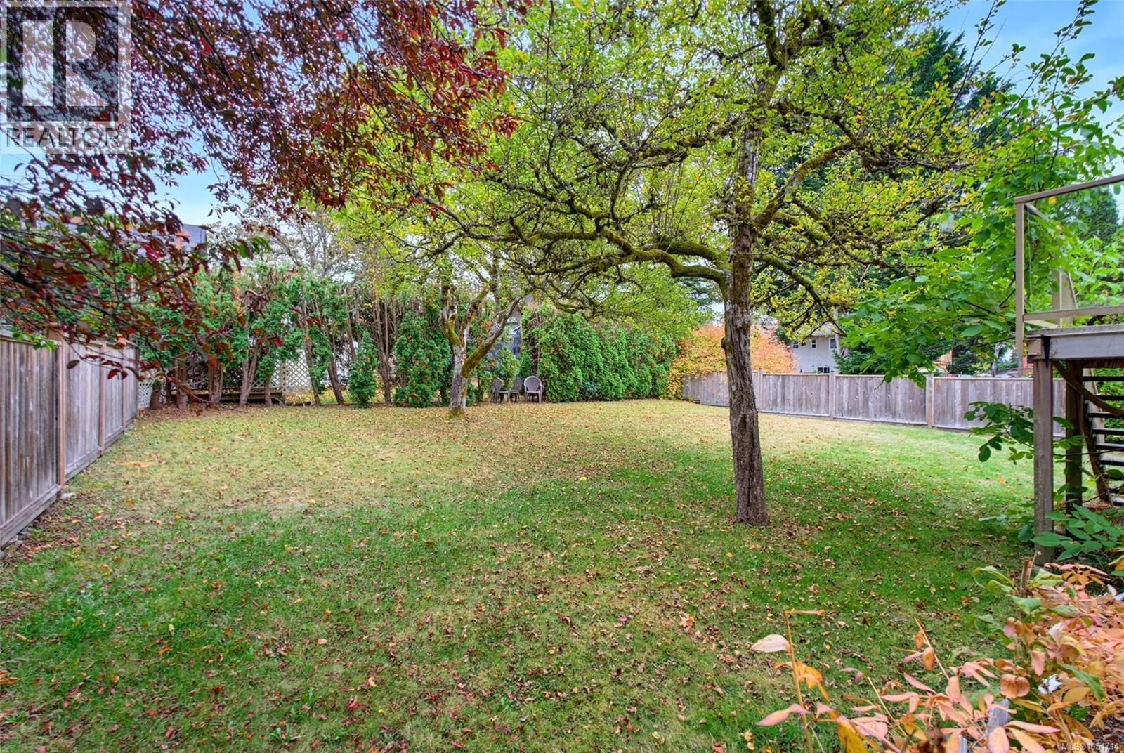 975 Annie St Property Photo 41