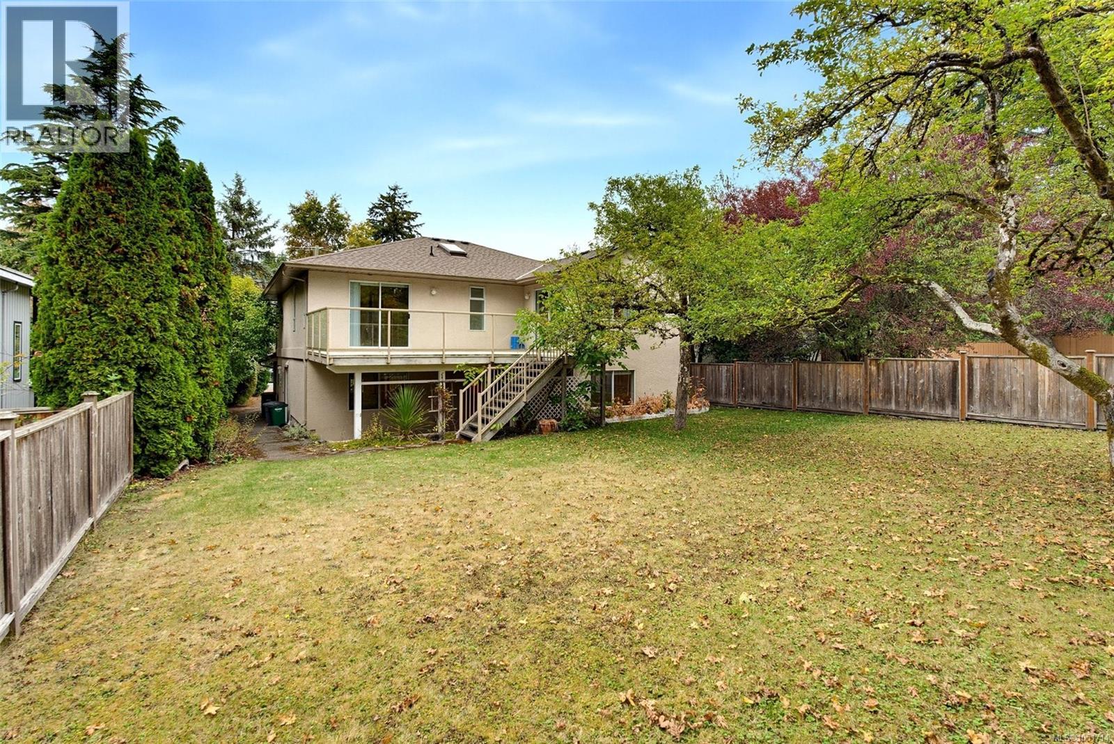 975 Annie St Property Photo 44