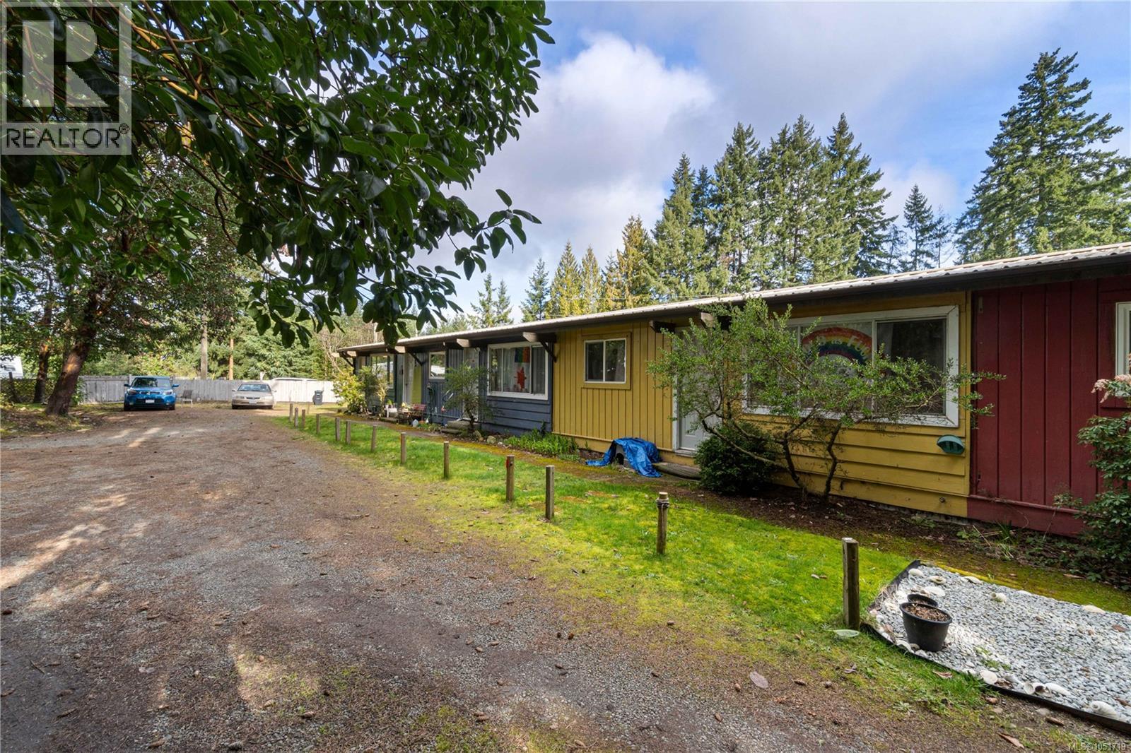 992 Allenby Rd Property Photo 4