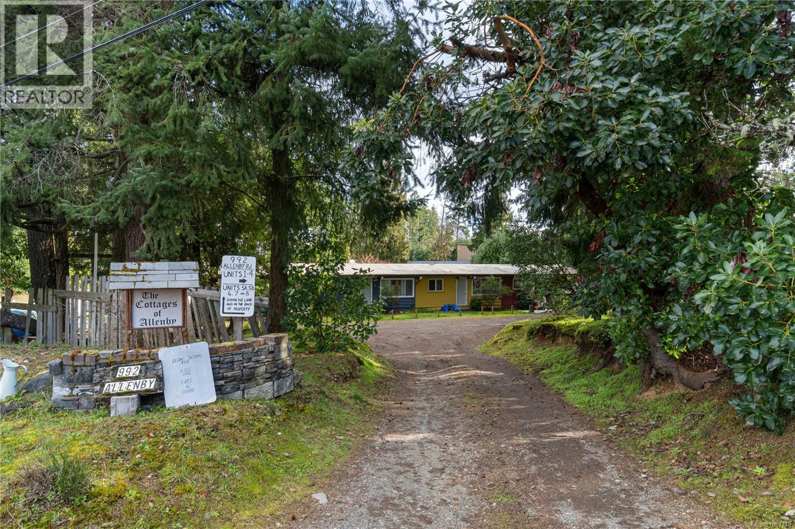 992 Allenby Rd Property Photo 5
