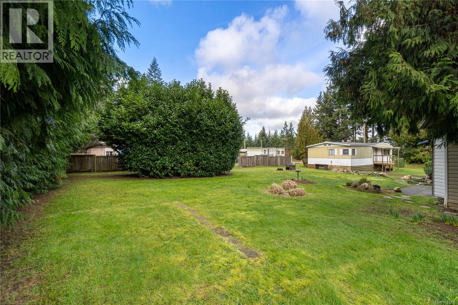 992 Allenby Rd Property Photo 6