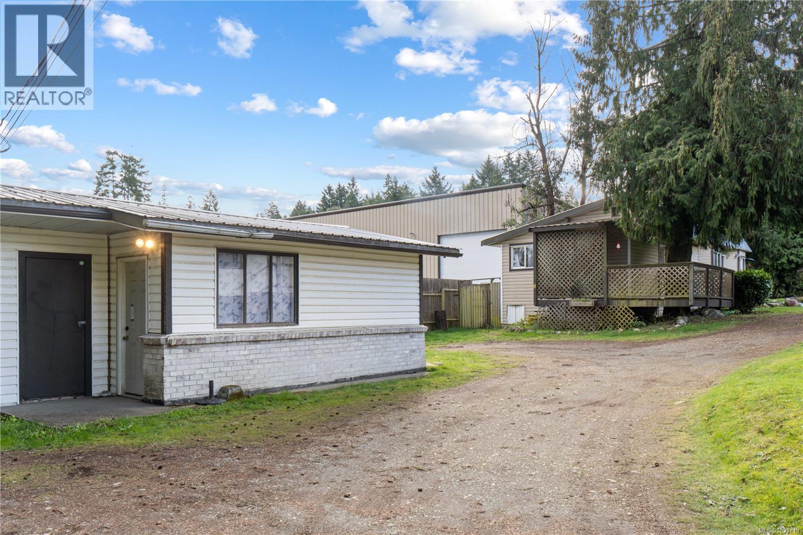 992 Allenby Rd Property Photo 10