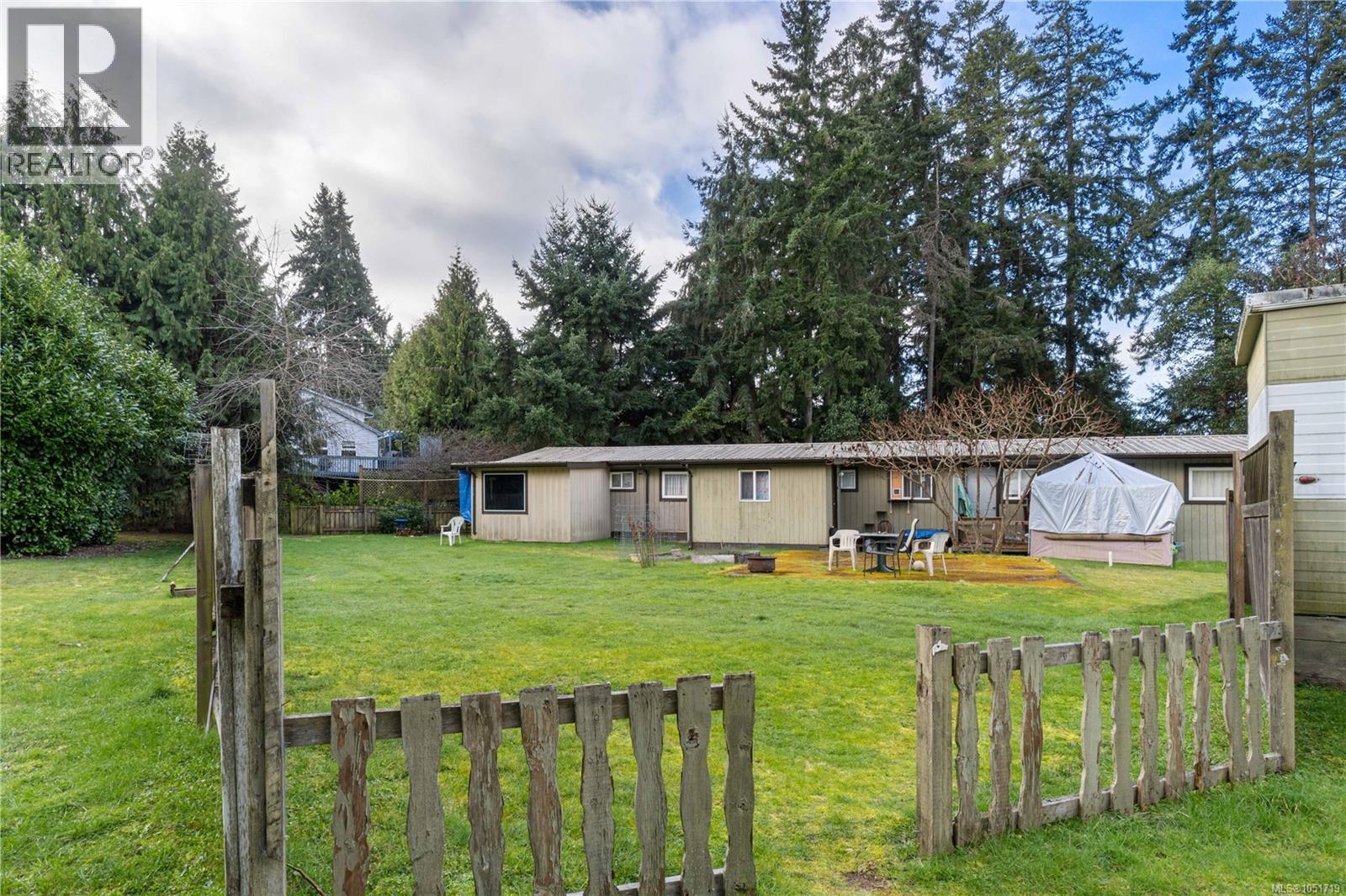992 Allenby Rd Property Photo 16
