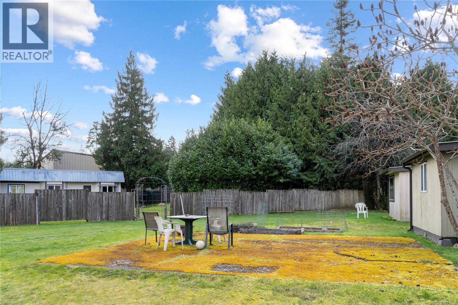 992 Allenby Rd Property Photo 17