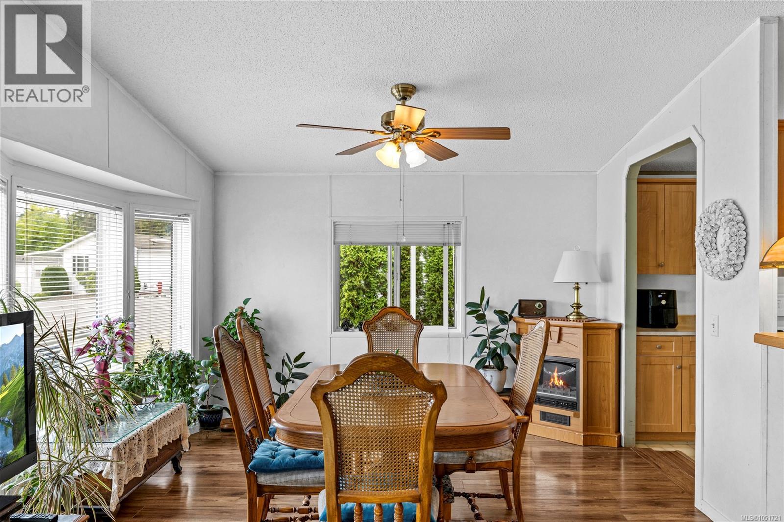 1948 Valley Oak Dr Property Photo 9