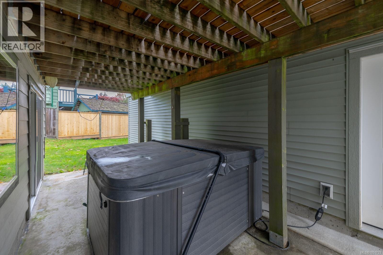 551 Birch St S Property Photo 54