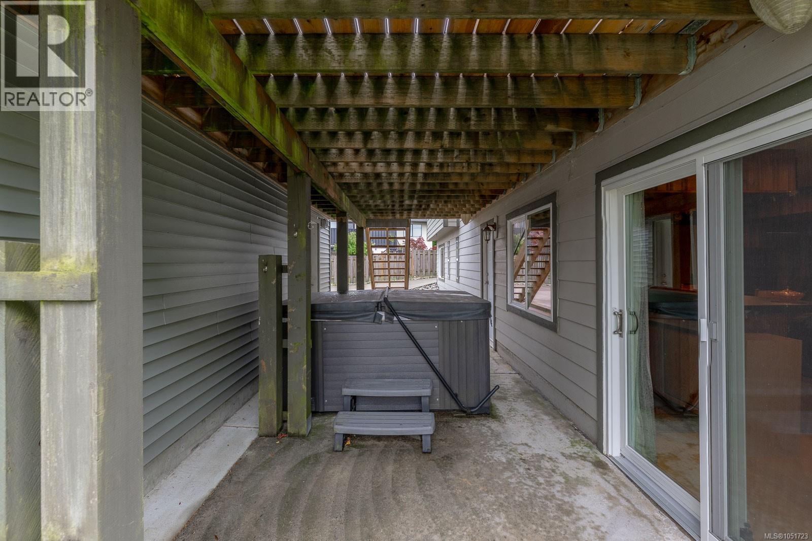 551 Birch St S Property Photo 55
