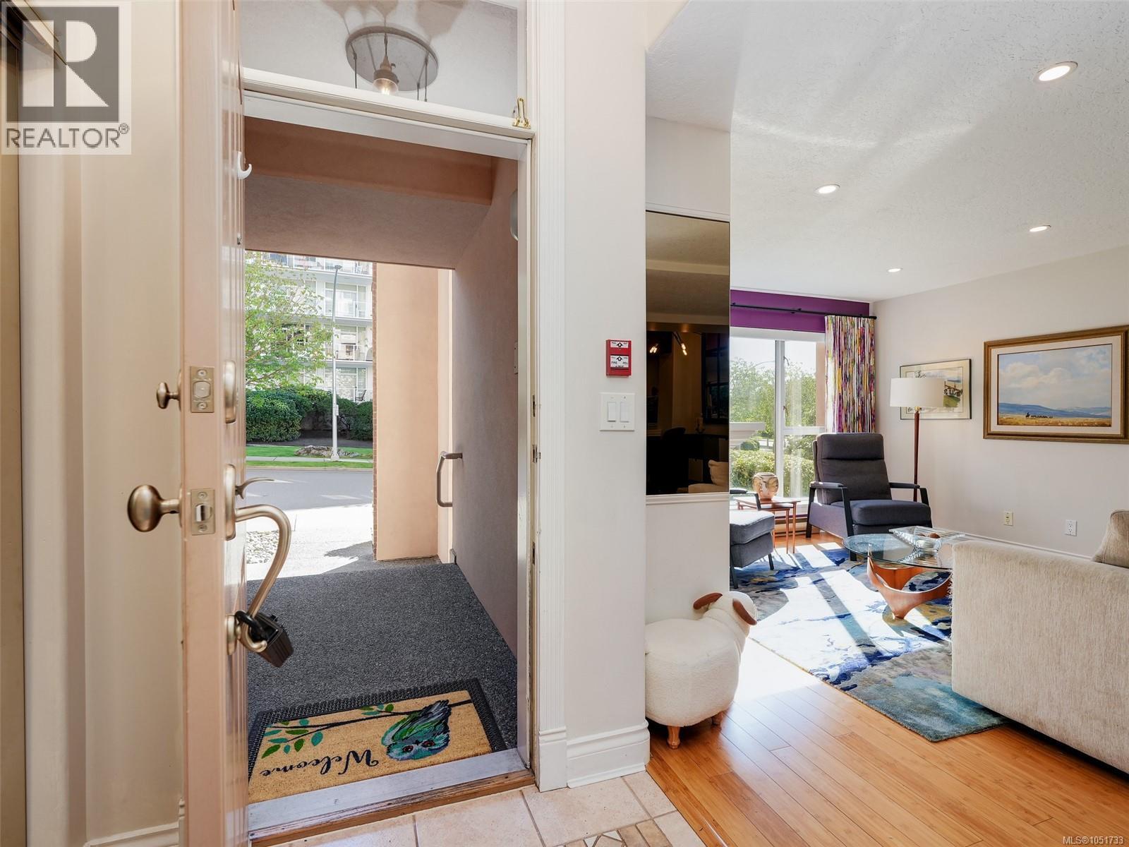 104 75 Songhees Rd Property Photo 6