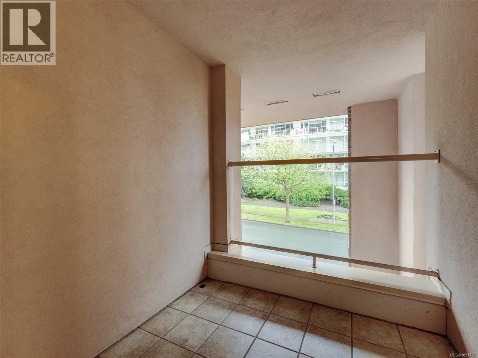104 75 Songhees Rd Property Photo 29
