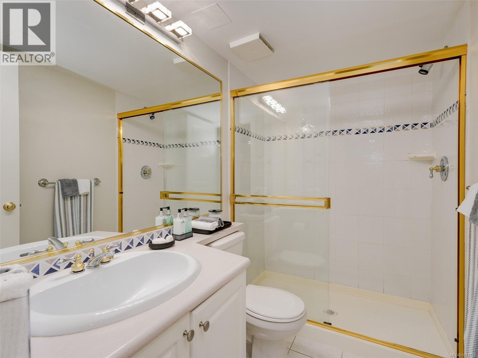 104 75 Songhees Rd Property Photo 33