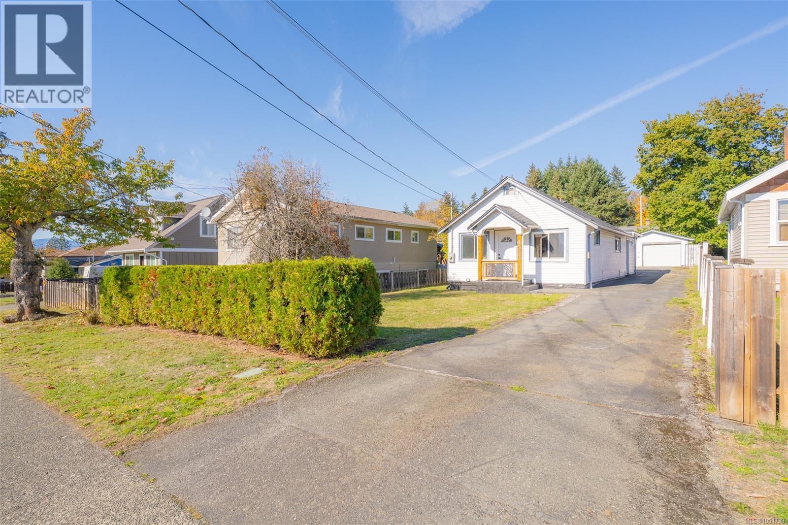 4533 Lathom Rd Property Photo 1