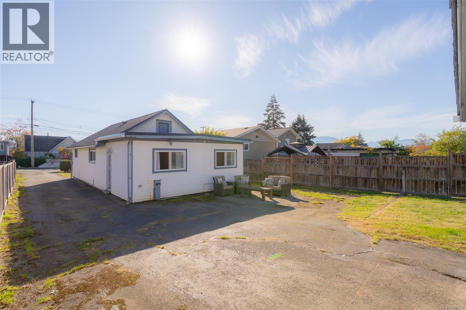 4533 Lathom Rd Property Photo 29