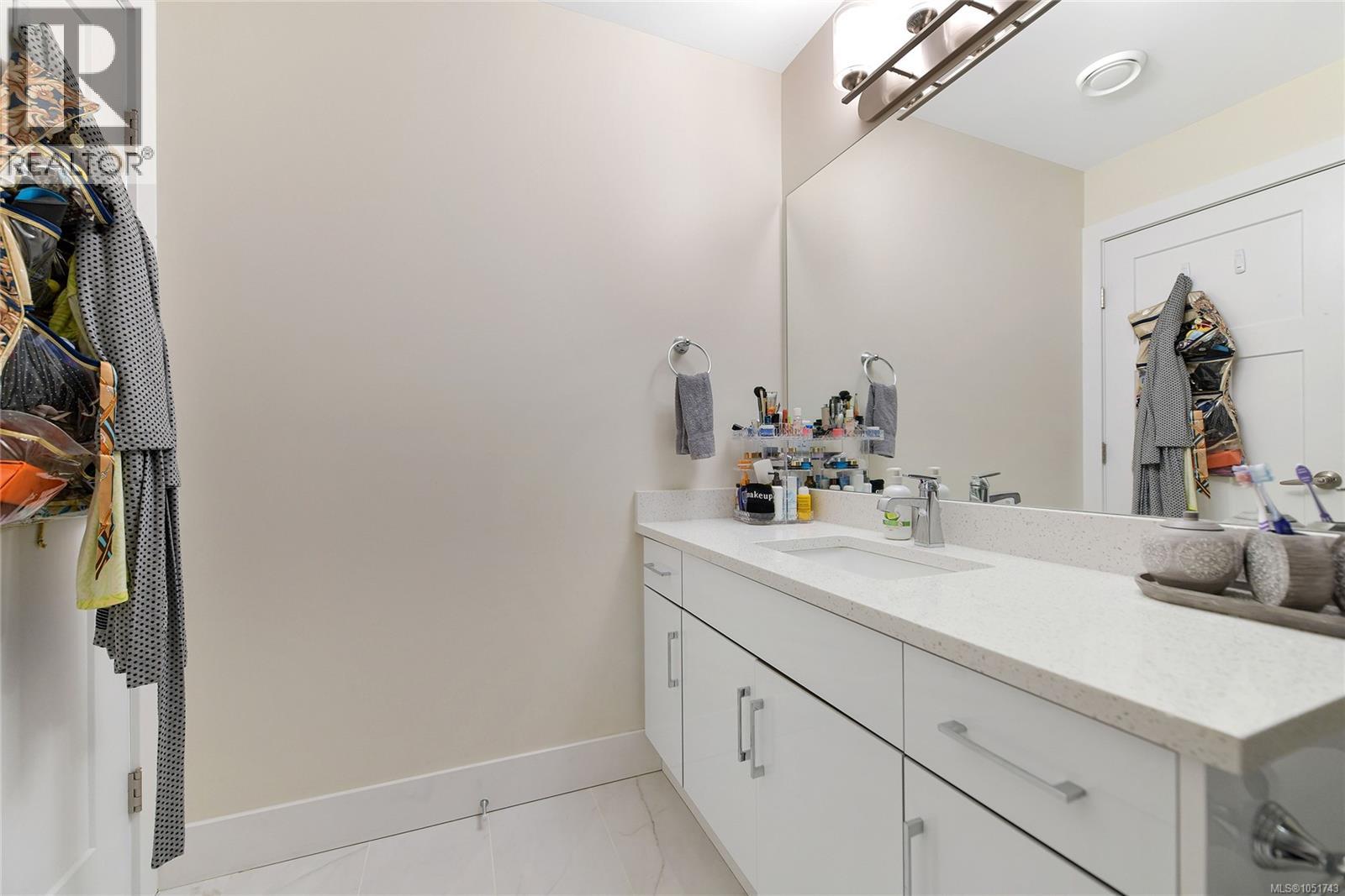 2 4487 Wilkinson Rd Property Photo 25