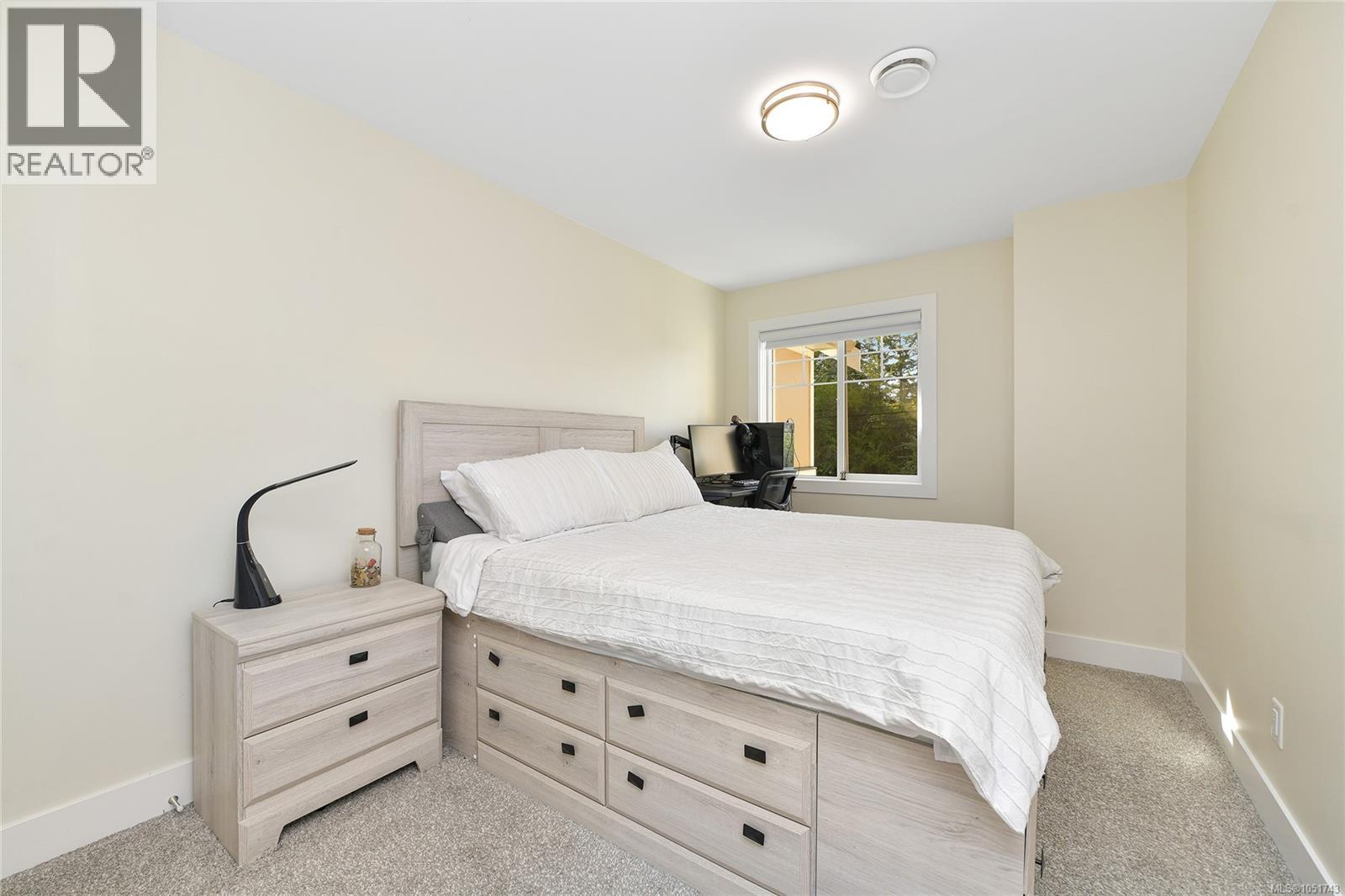 2 4487 Wilkinson Rd Property Photo 31