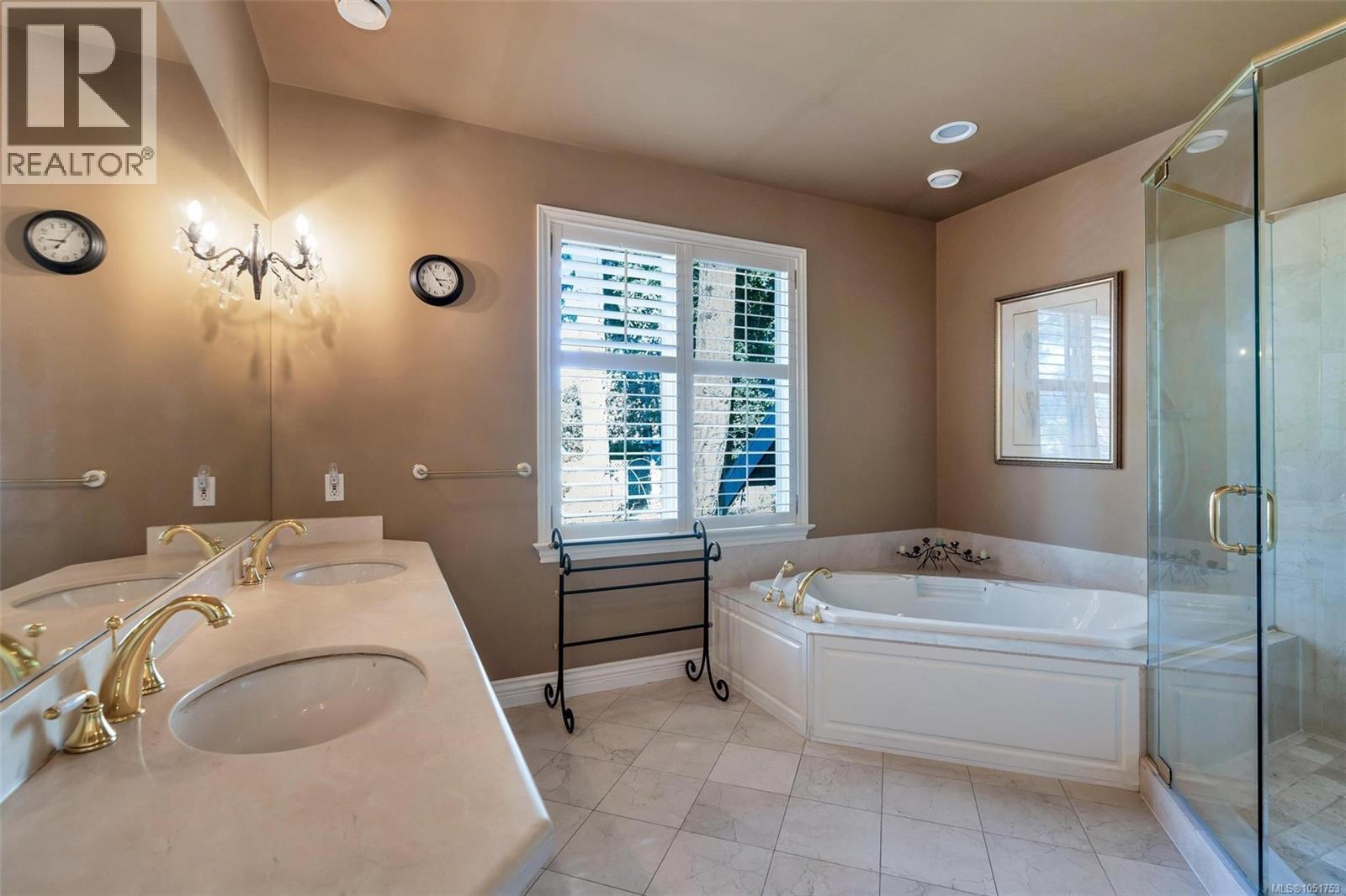 906 Cobblestone Lane Property Photo 21