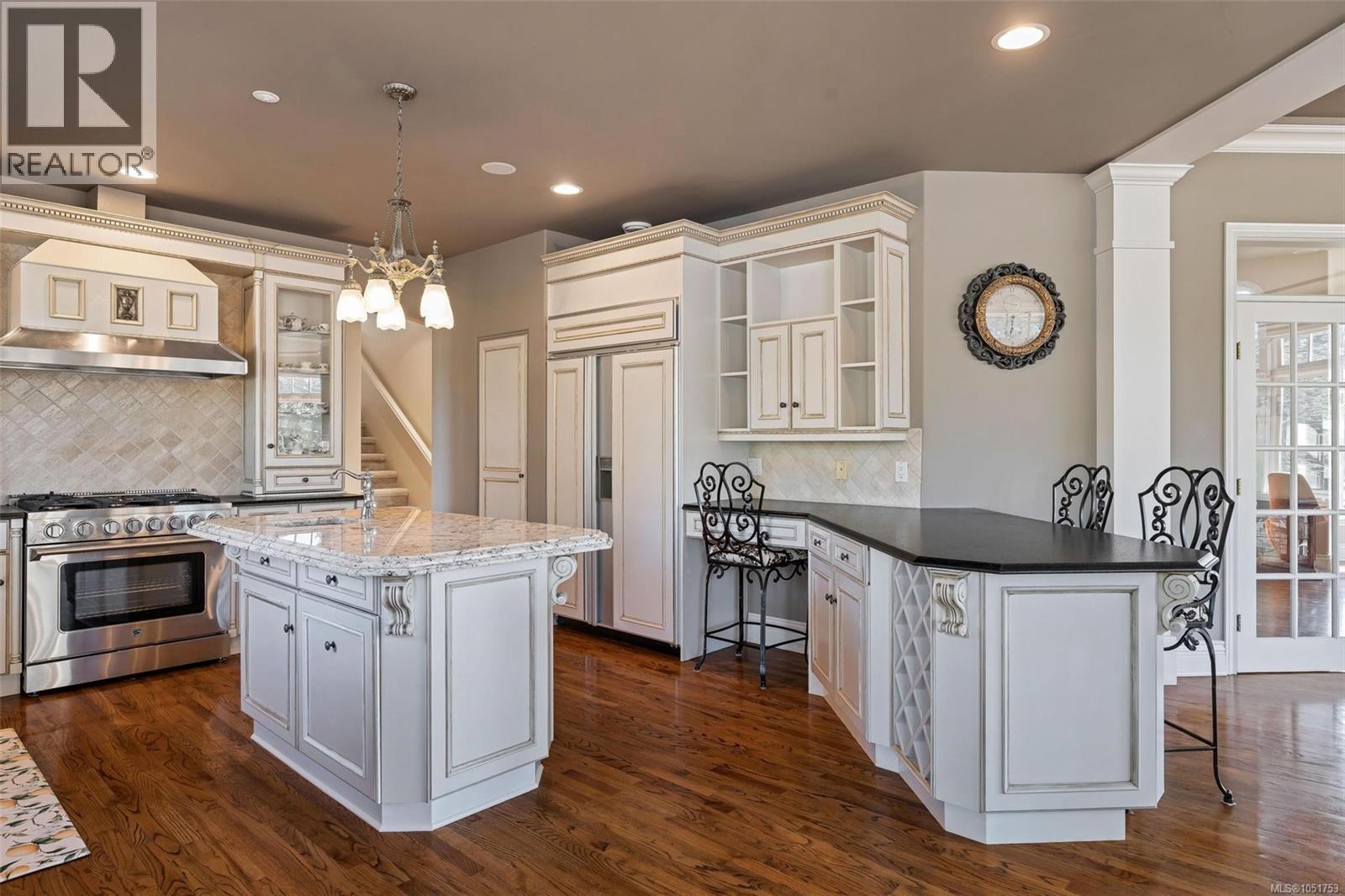 906 Cobblestone Lane Property Photo 35