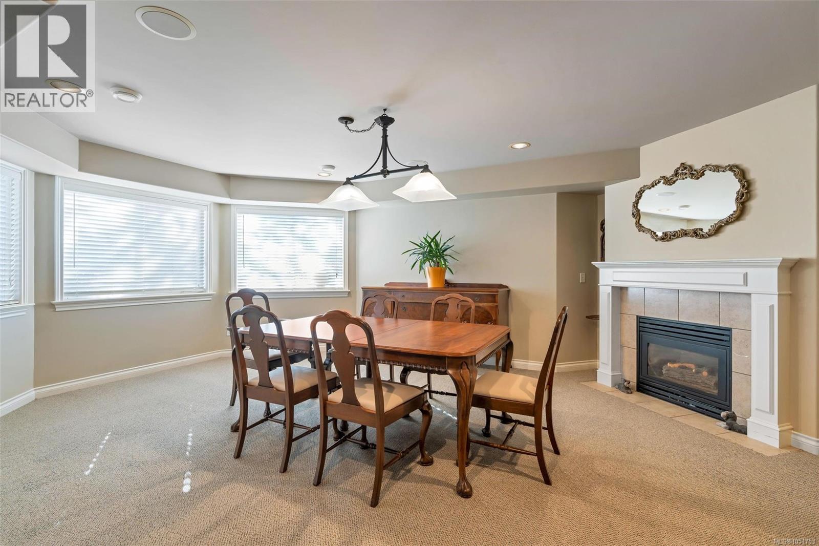 906 Cobblestone Lane Property Photo 41