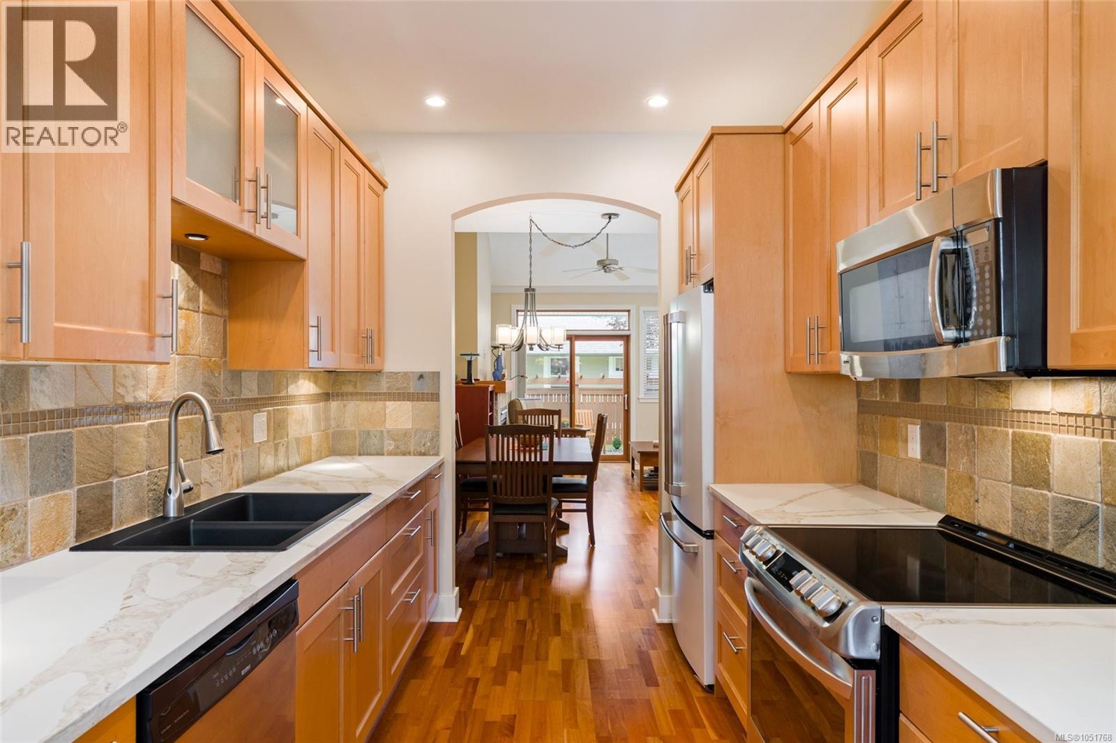 25 10520 Mcdonald Park Rd Property Photo 8