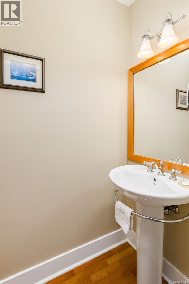 25 10520 Mcdonald Park Rd Property Photo 19