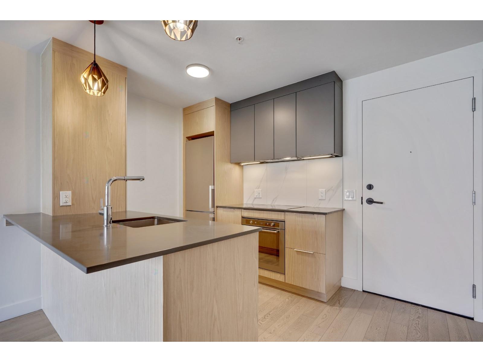 1550 Rue Des Bassins, #206 Property Photo 2