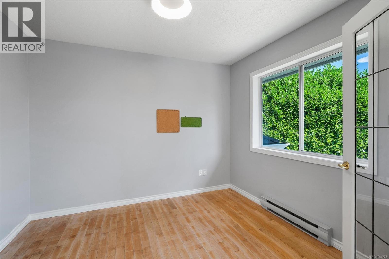 4833 Maplegrove St Property Photo 11