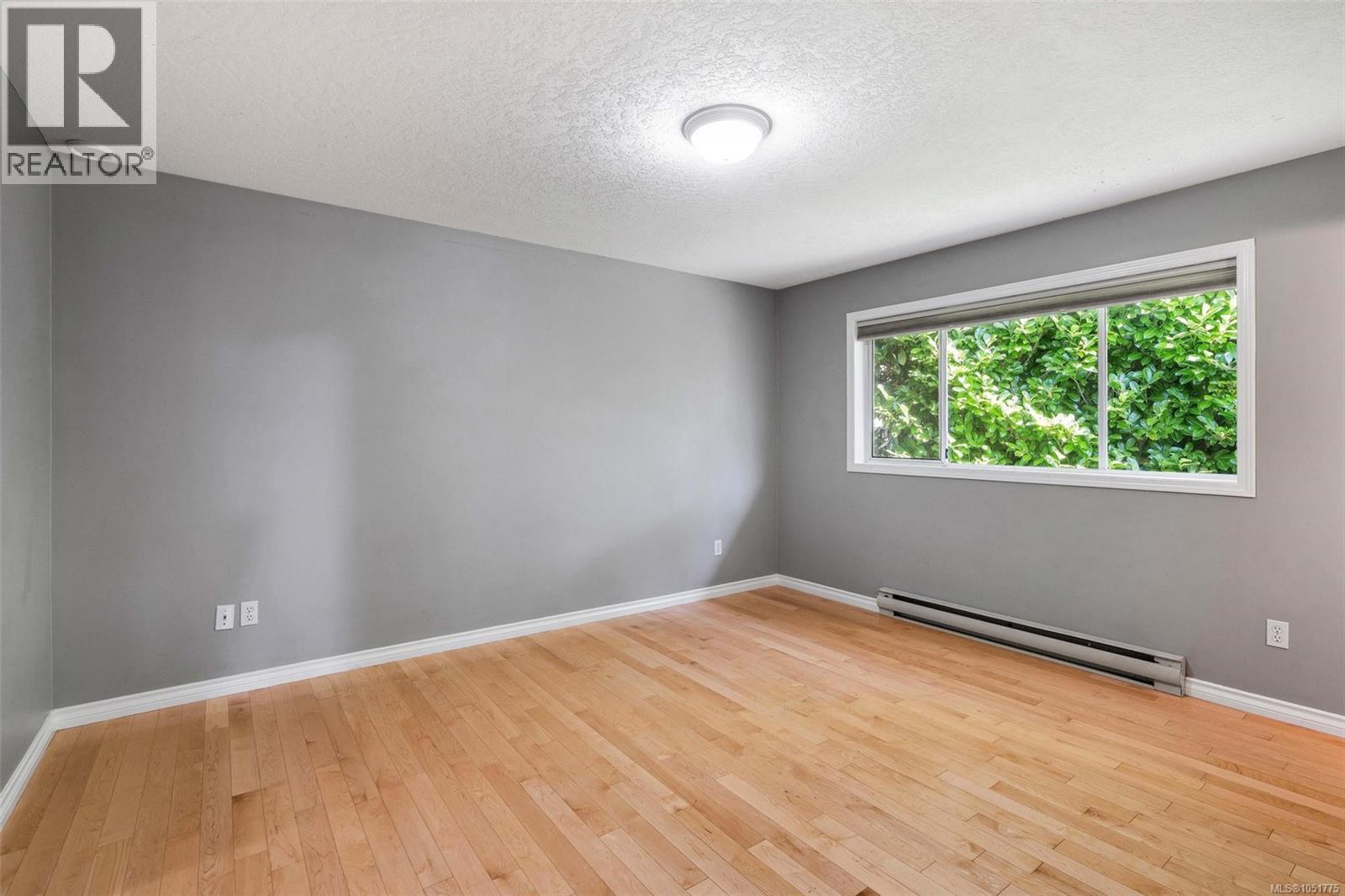 4833 Maplegrove St Property Photo 25