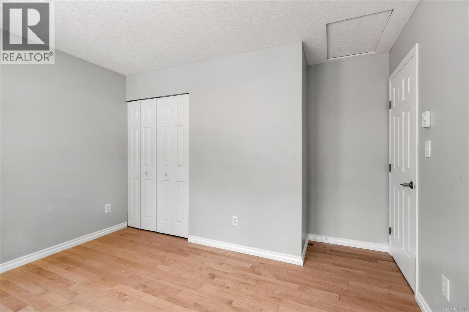 4833 Maplegrove St Property Photo 28