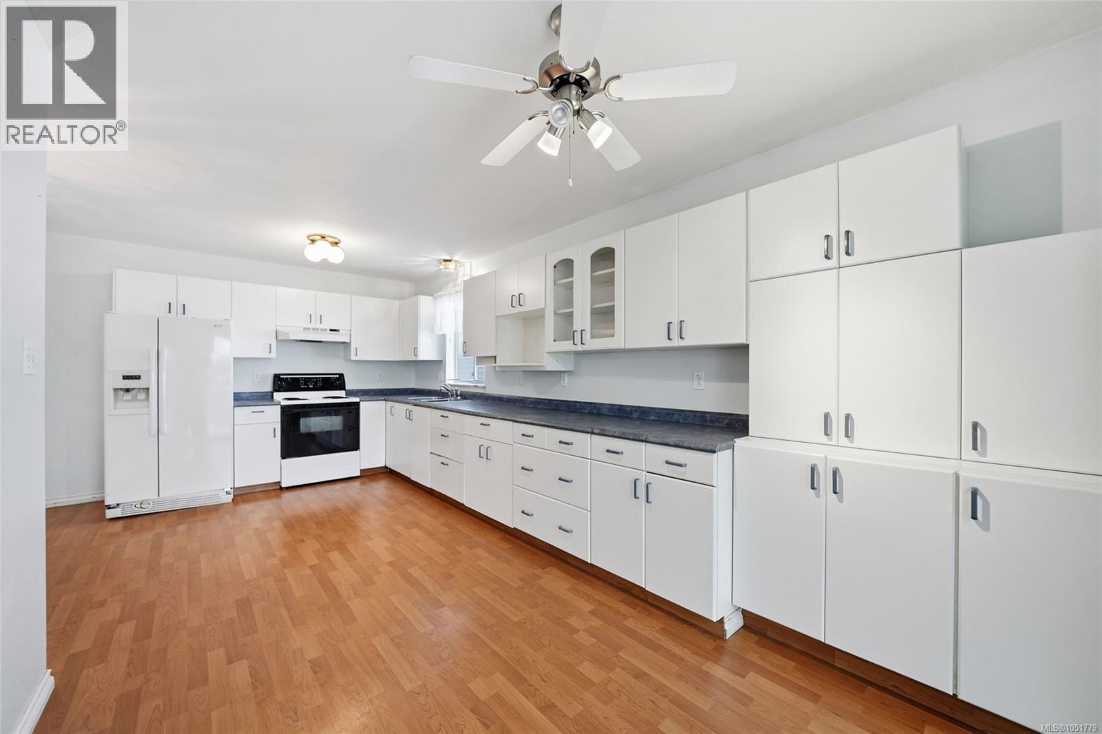 1846 Begonia Way Property Photo 12