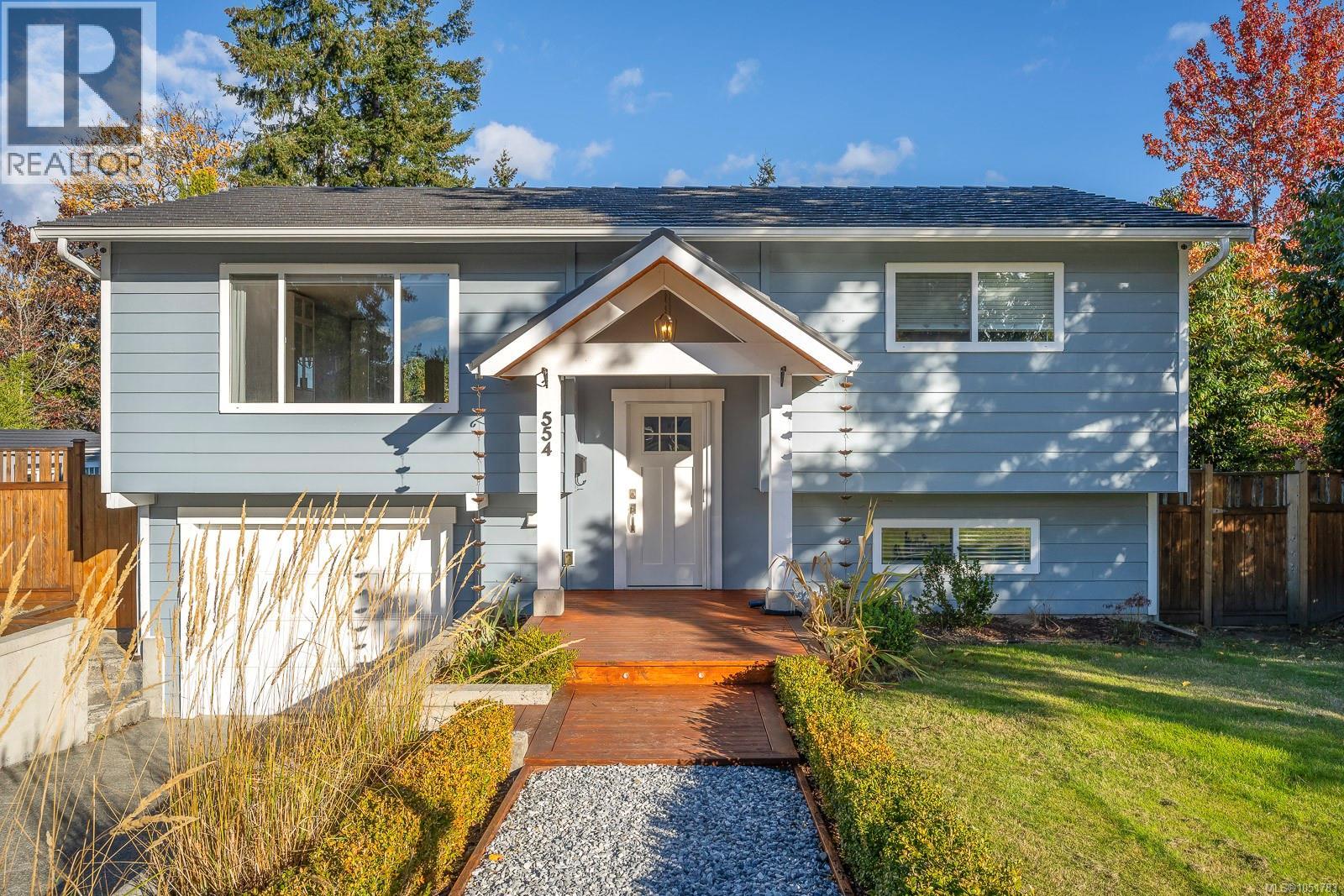 554 Cormorant St Property Photo 1