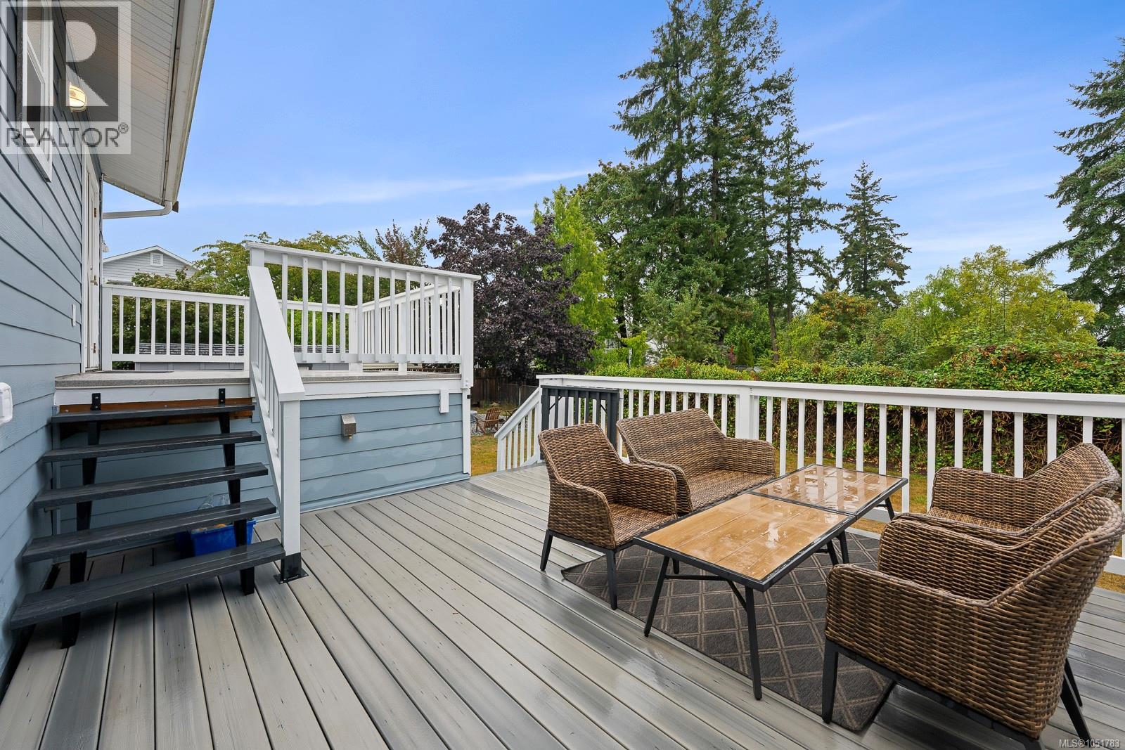 554 Cormorant St Property Photo 30