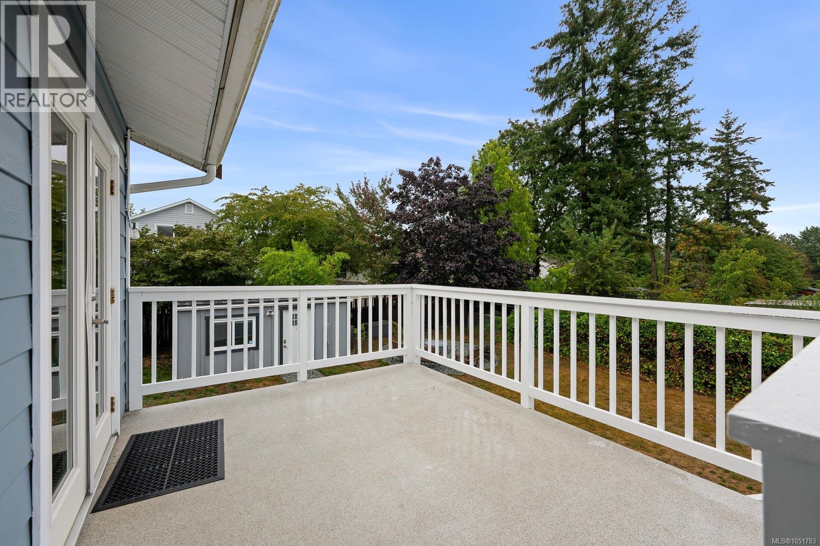 554 Cormorant St Property Photo 31