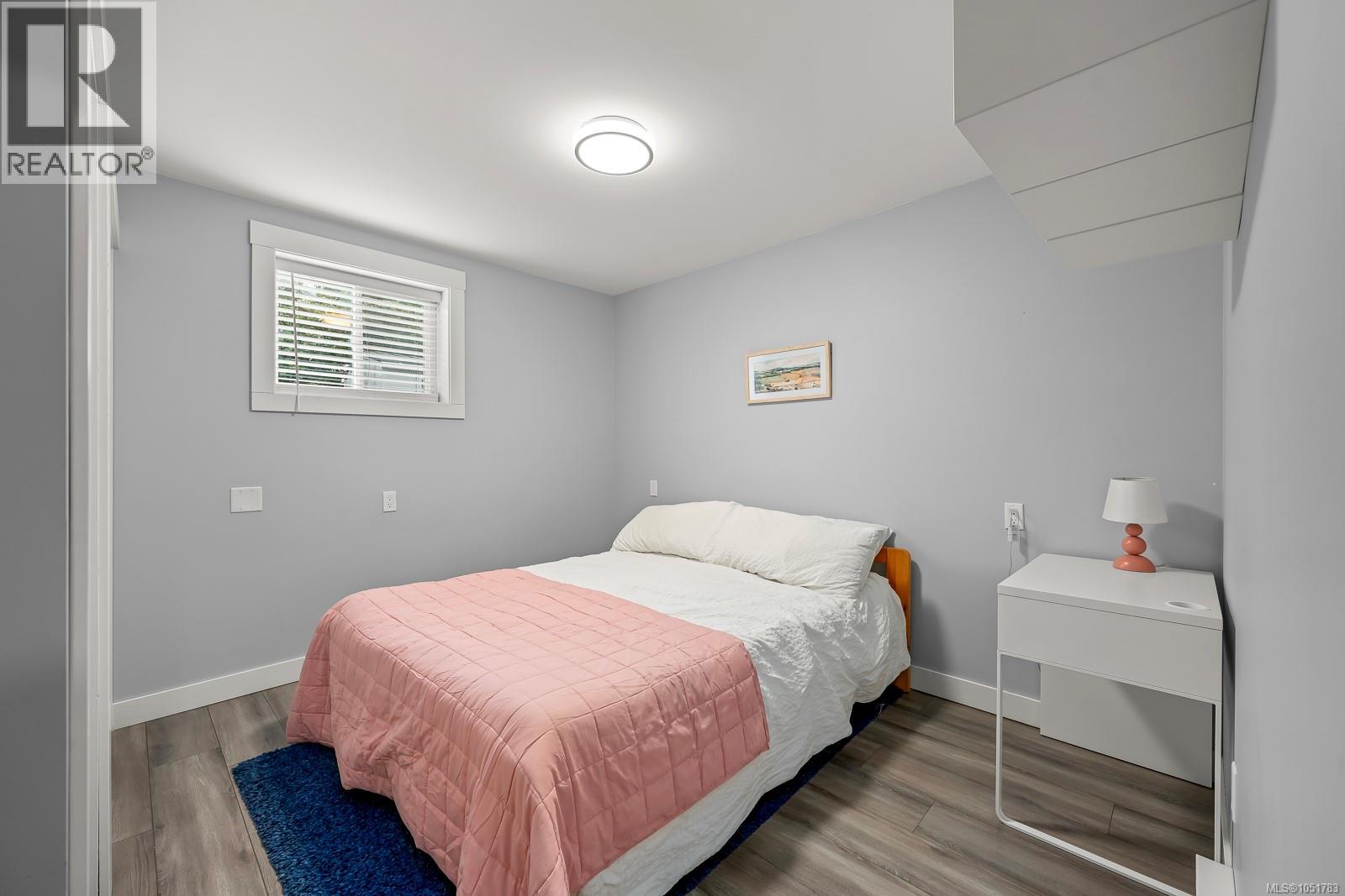 554 Cormorant St Property Photo 37