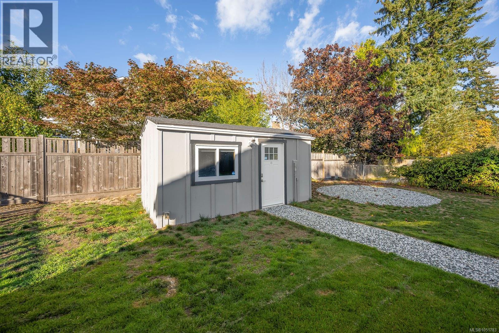 554 Cormorant St Property Photo 56