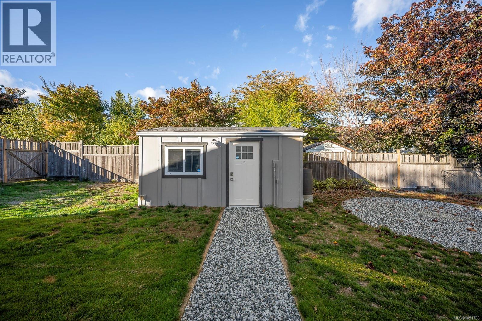 554 Cormorant St Property Photo 57