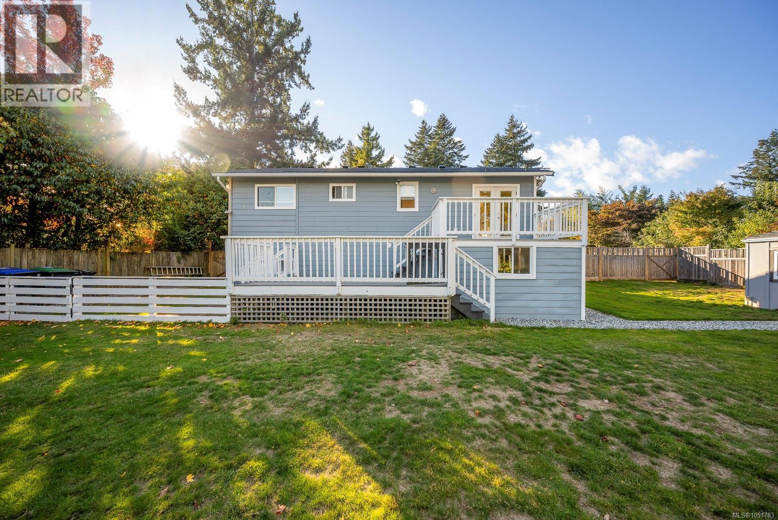 554 Cormorant St Property Photo 60