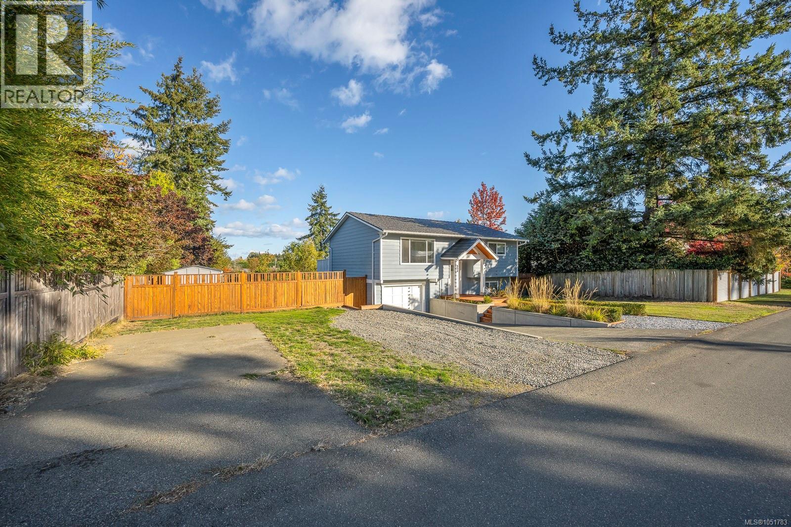 554 Cormorant St Property Photo 66
