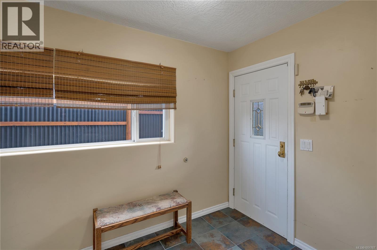 558 Alder St Property Photo 21