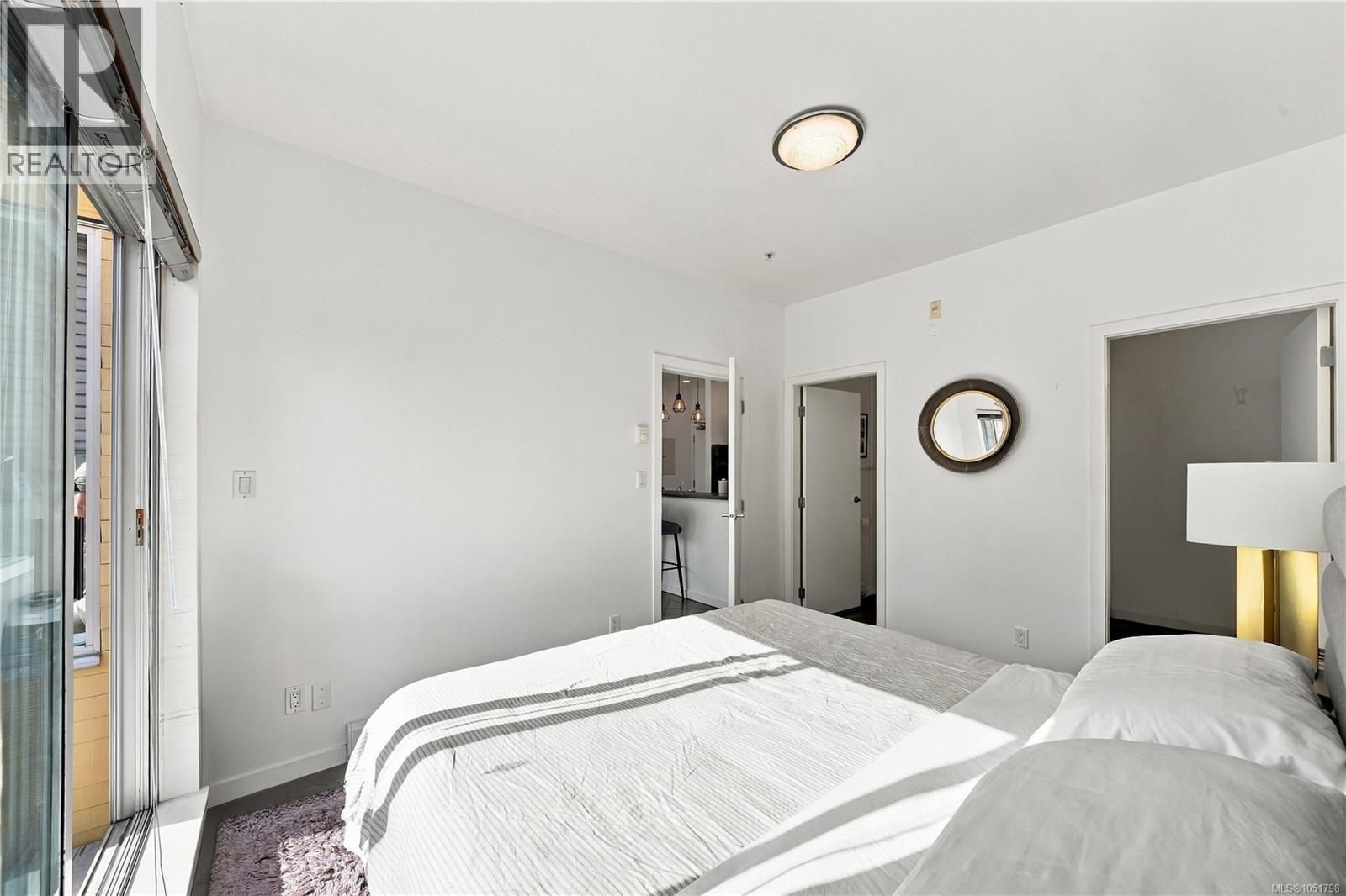 401 848 Mason St Property Photo 12