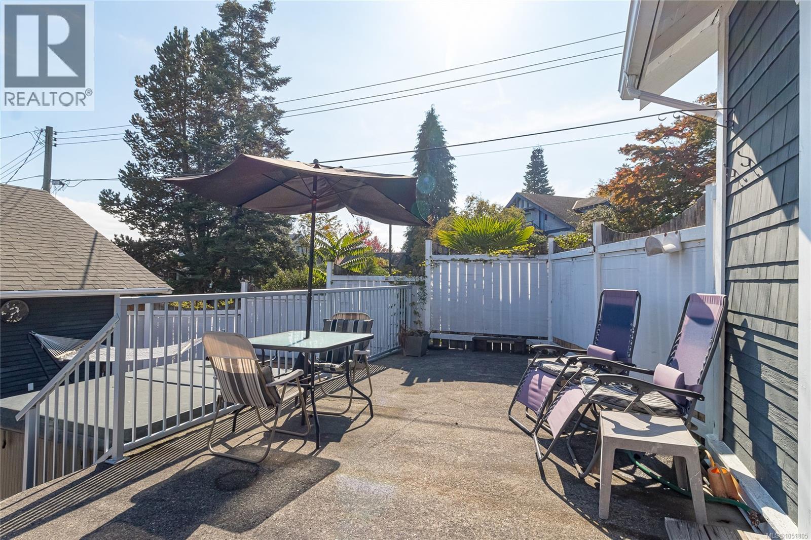 9945 Cedar St Property Photo 49