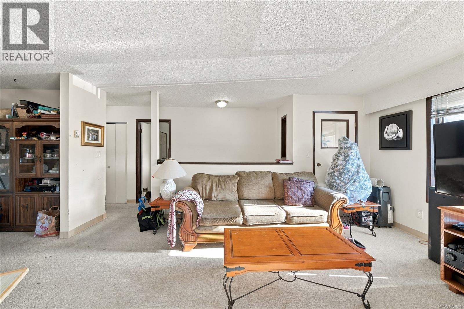 2344/2346 Rosstown Rd Property Photo 3