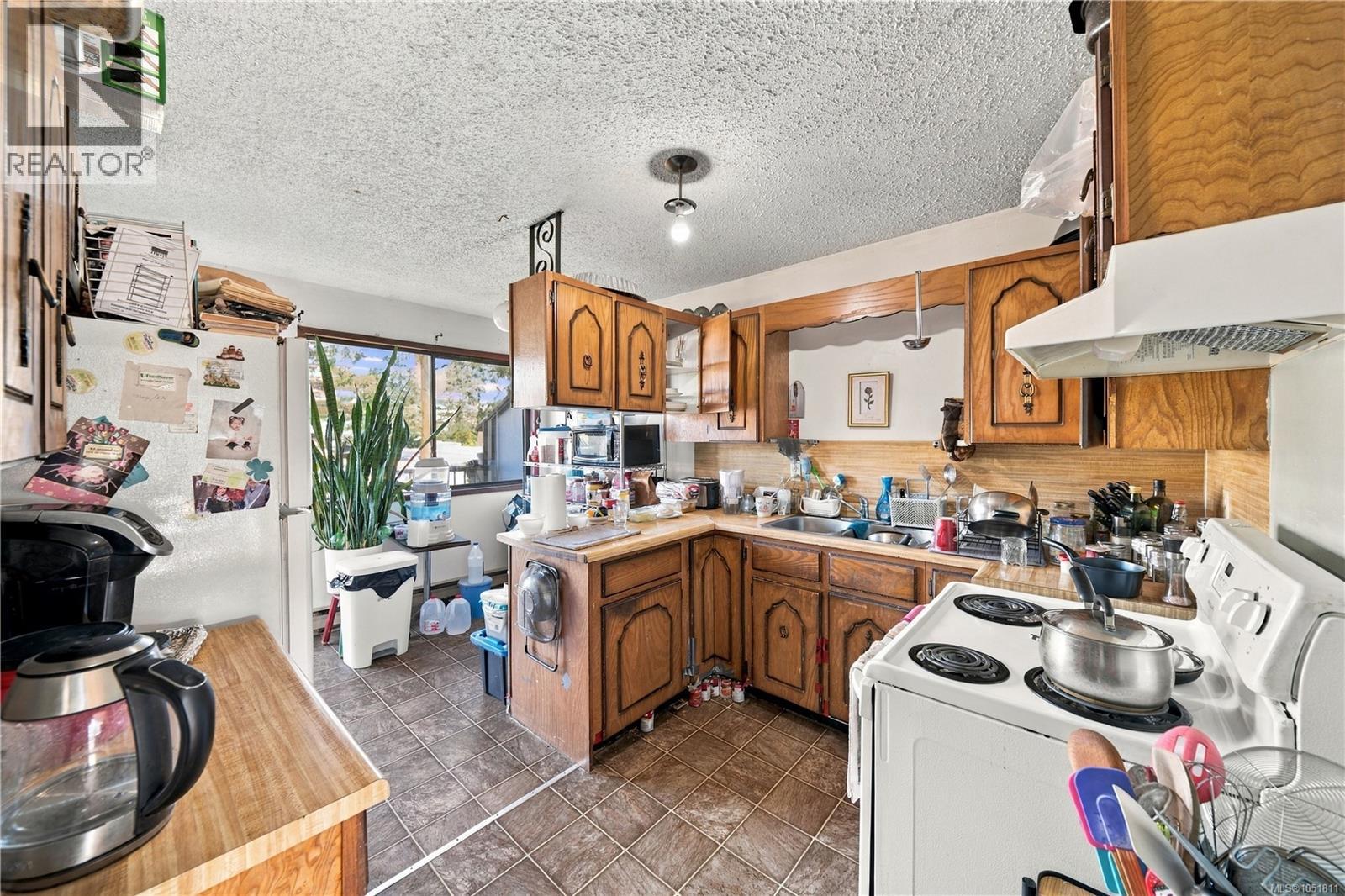 2344/2346 Rosstown Rd Property Photo 9