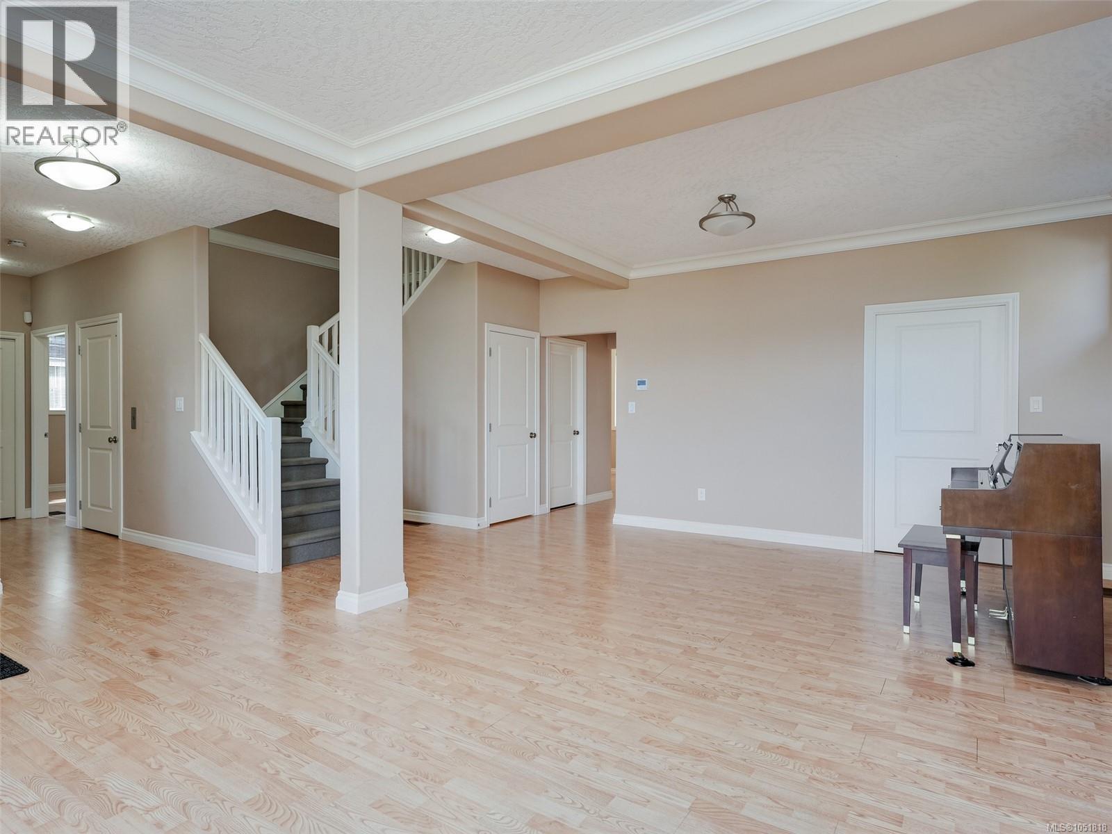 809 Rogers Way Property Photo 7