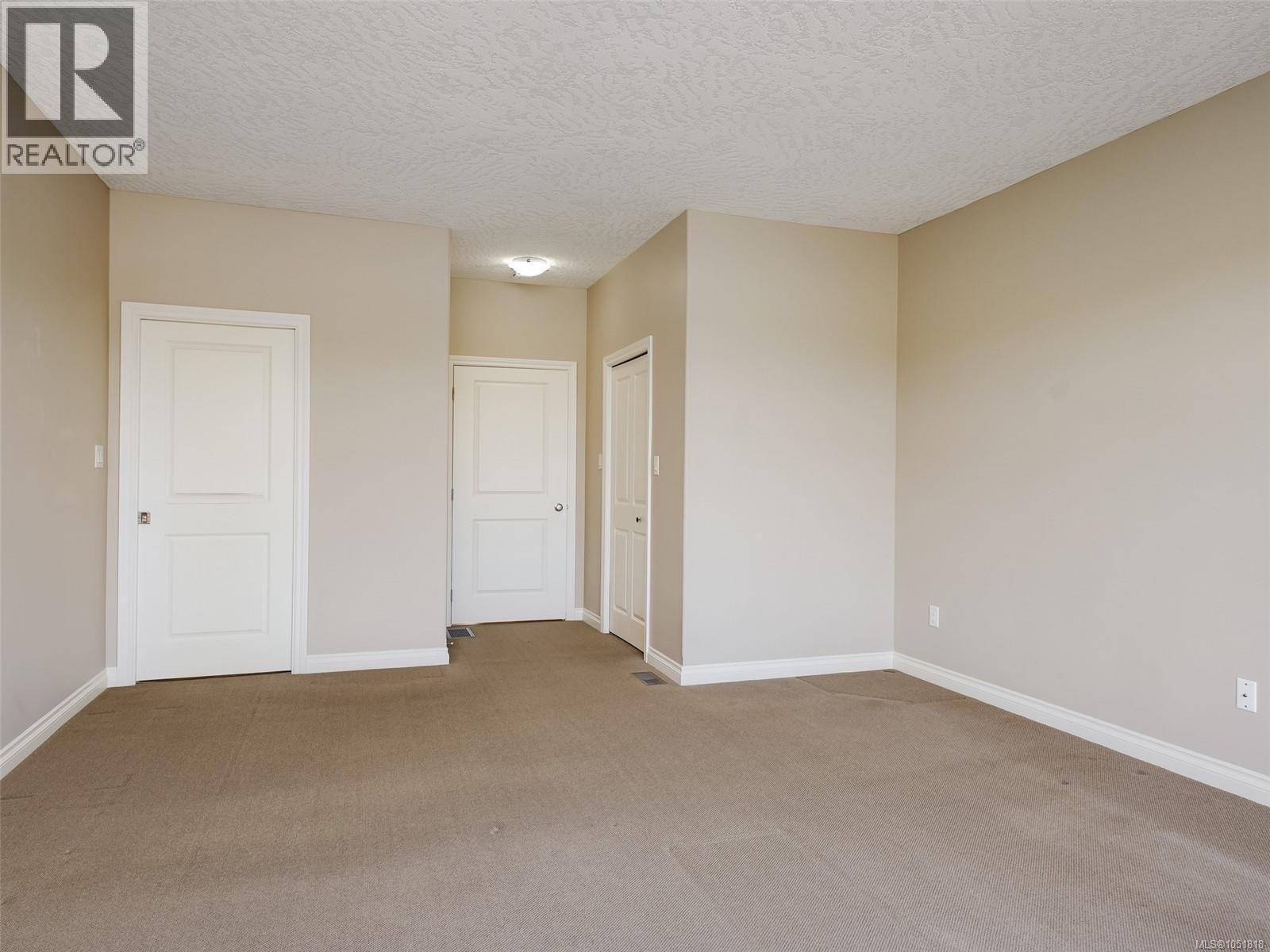 809 Rogers Way Property Photo 15