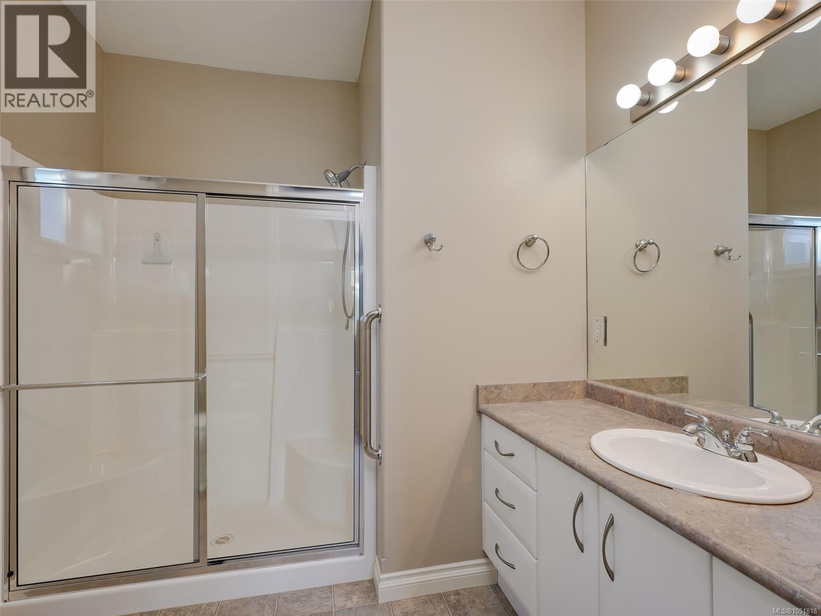 809 Rogers Way Property Photo 16