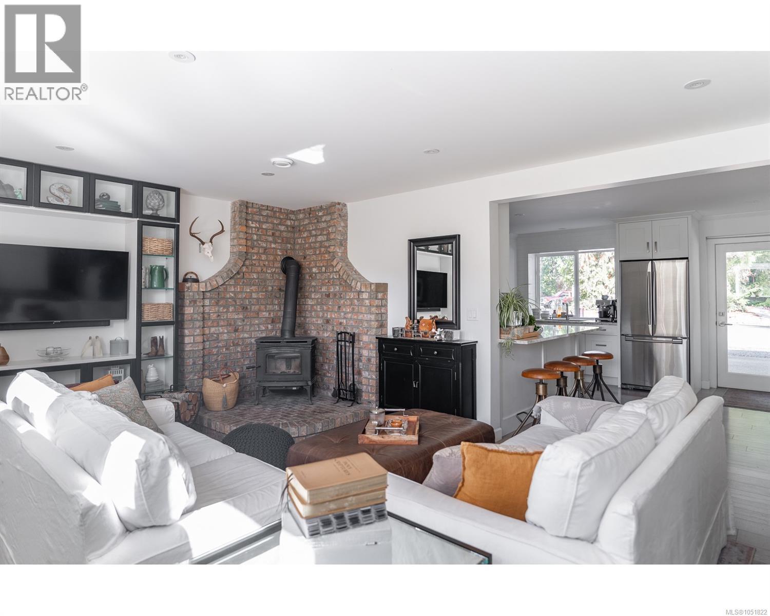 1045 Ravensbourne Lane Property Photo 13