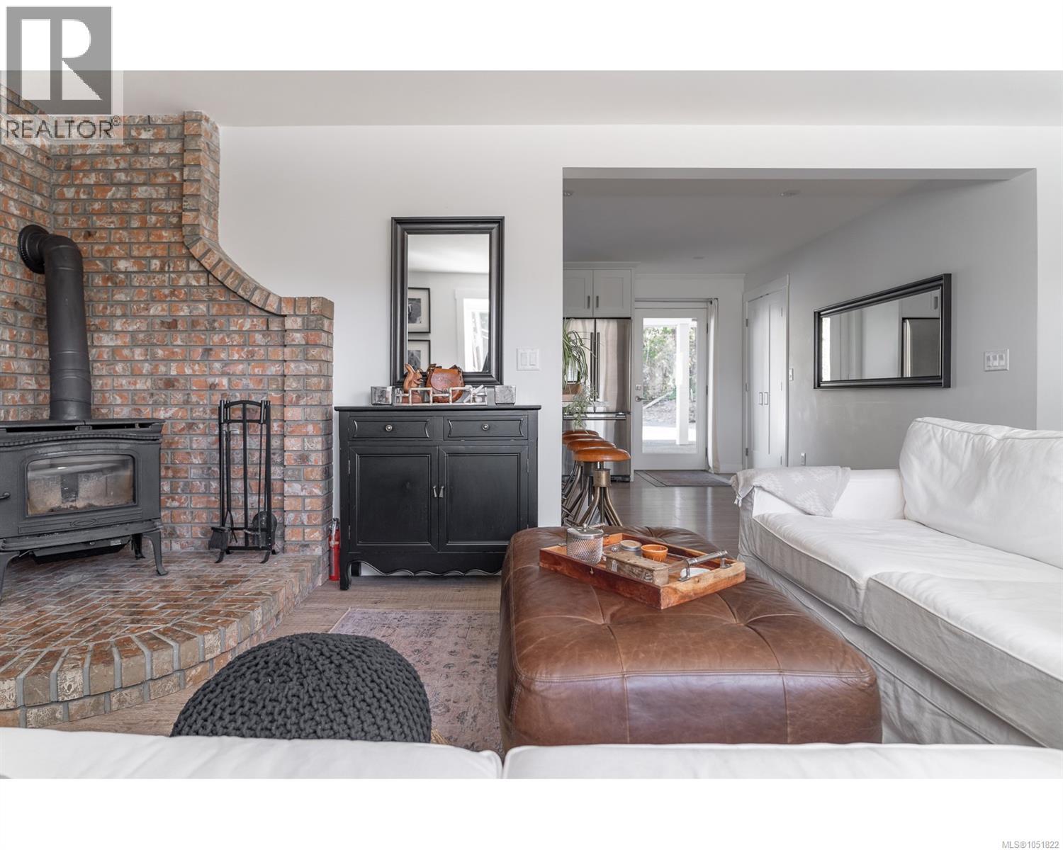 1045 Ravensbourne Lane Property Photo 16