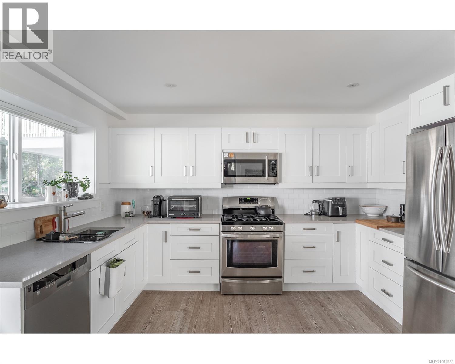 1045 Ravensbourne Lane Property Photo 24