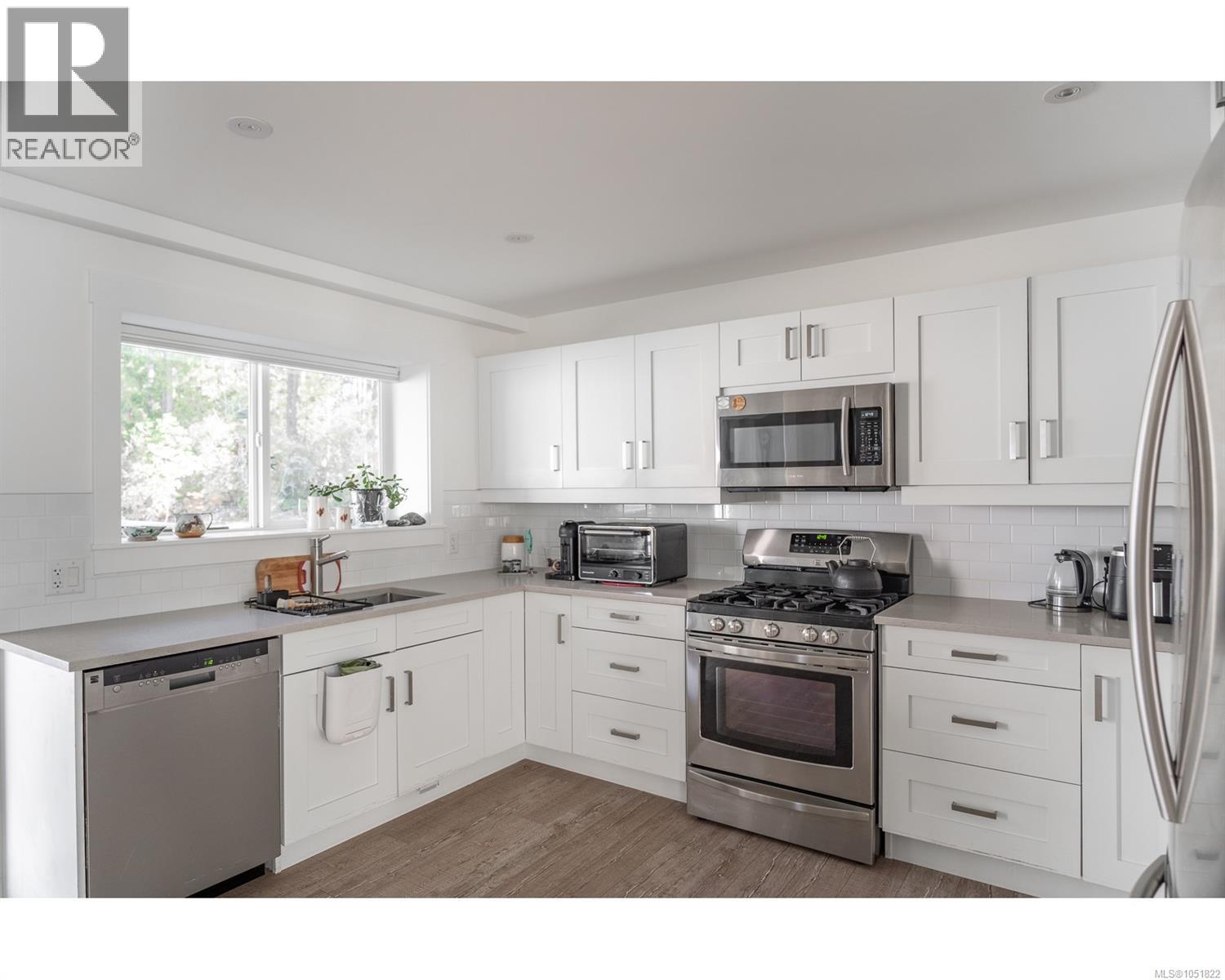 1045 Ravensbourne Lane Property Photo 25
